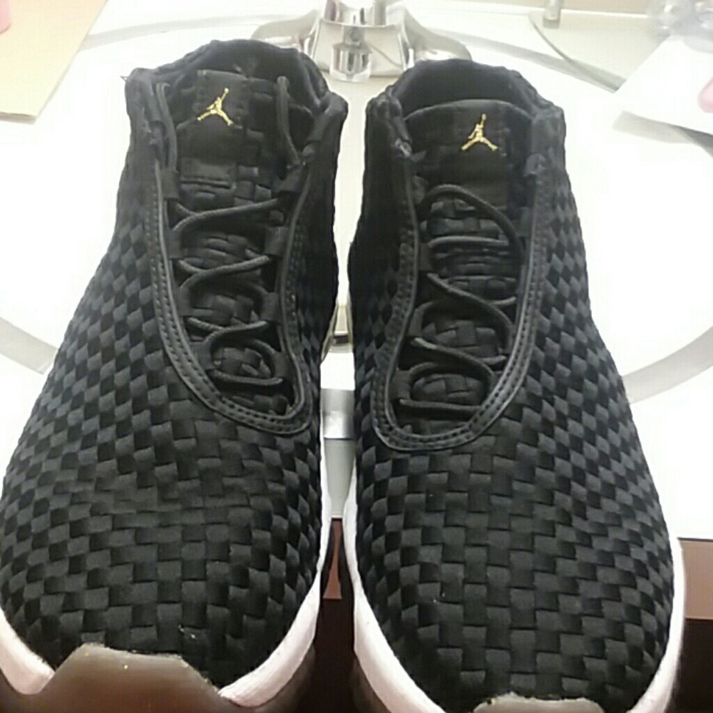 Jordan futures black/gold edition